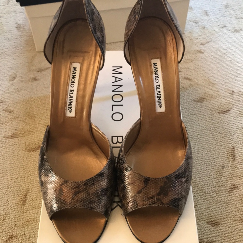 Nero/bronze Dorsey pump never worn outside